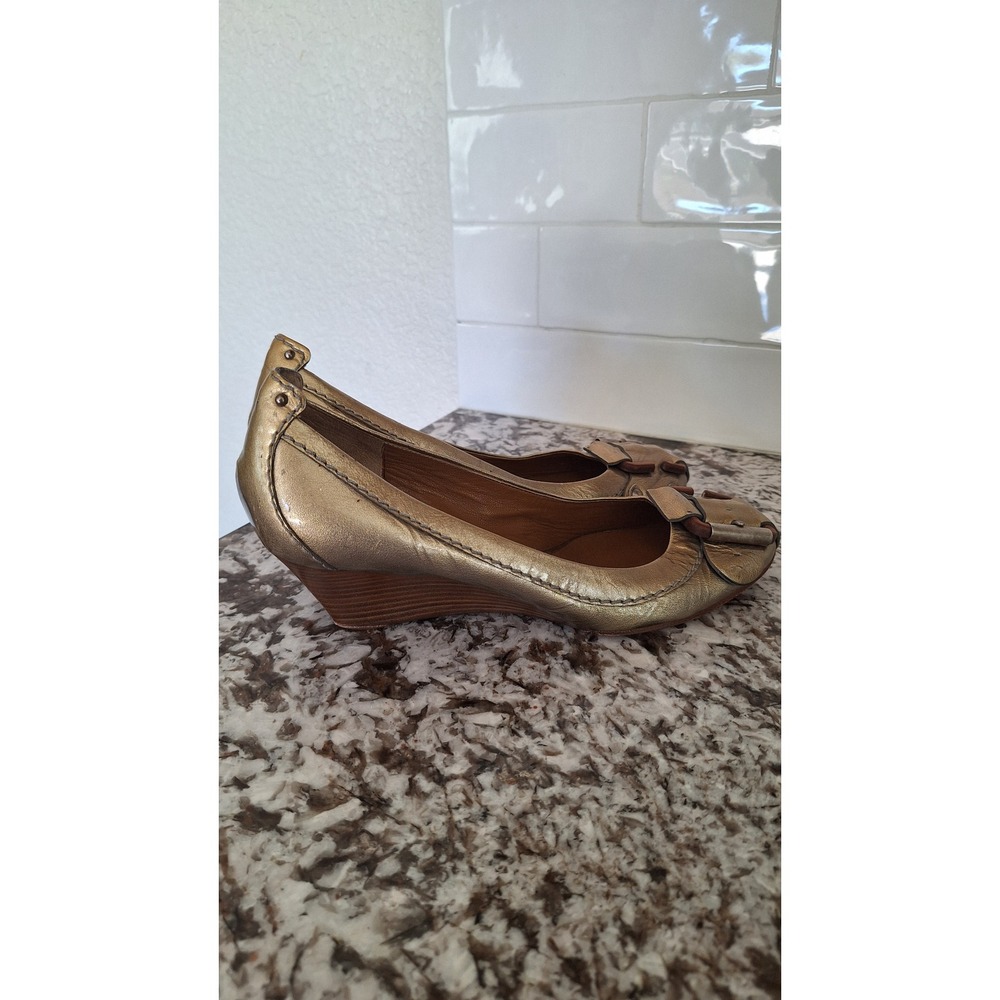 Chloe Metallic Gold Leather Wedge Pumps Wood Buckle Detail Made in Italy 38.5 - Picture 3 of 12